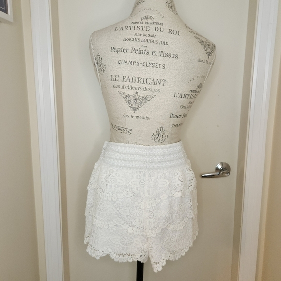 Vintage white cotton lace shorts - Picture 2 of 6